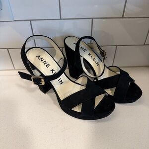 Anne Klein Womens Black Block Heel Sandals Size 7.5